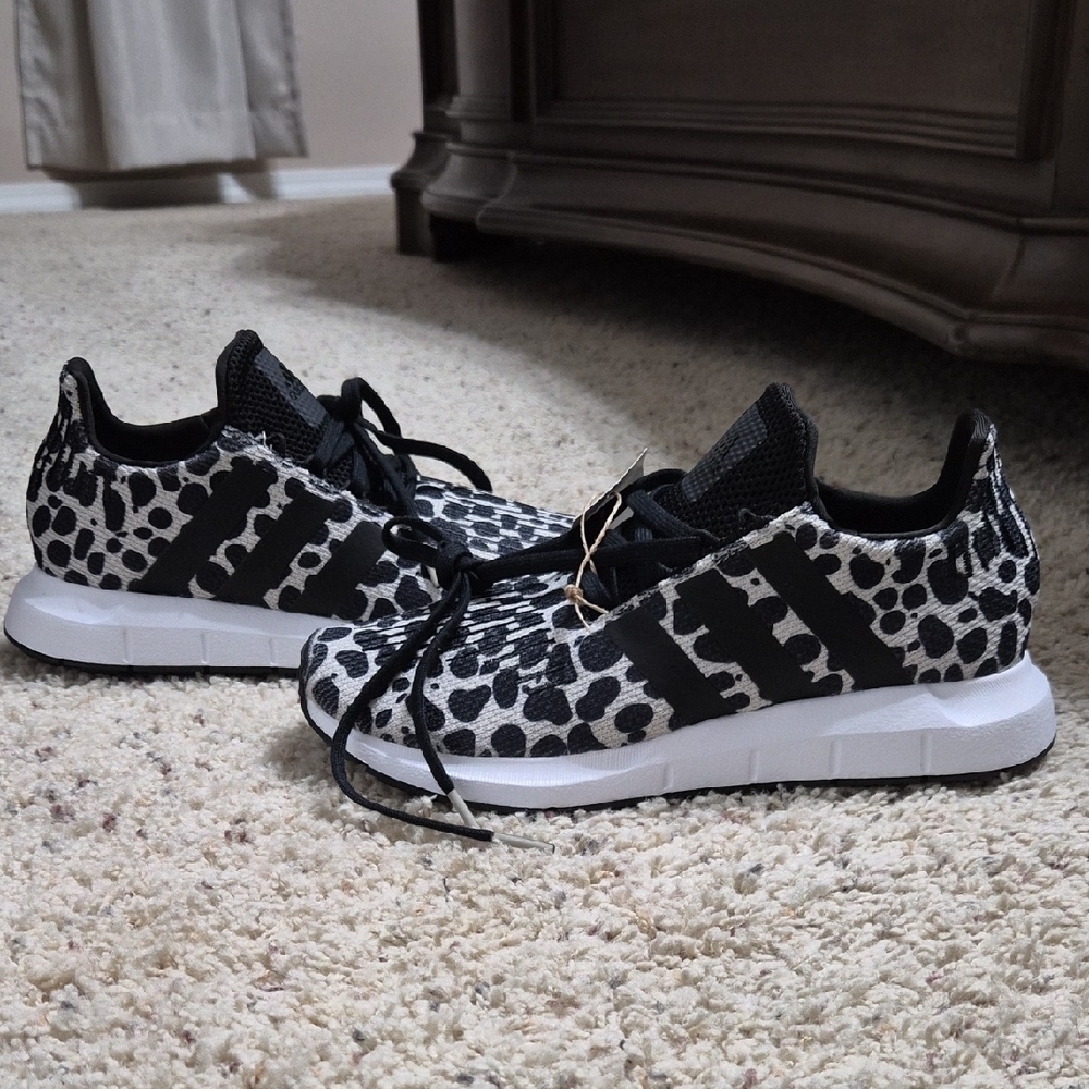 Adidas Black and Grey Patterned Swift Run 1.0 Sneakers Size 7 NWT - Picture 2 of 14